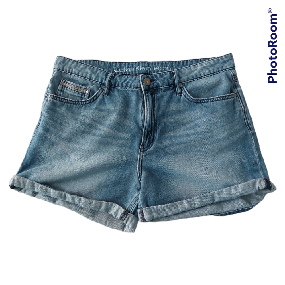 Calvin Klein Jeans light blue denim cuffed shorts, size 30, EUC